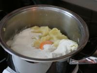 Mix the batter from mashed potatoes, egg yolk,...