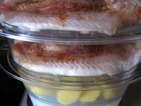 Put pangasius into the upper part of the streamer,...