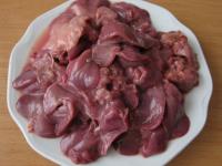 Wash chicken livers and remove possible thick...