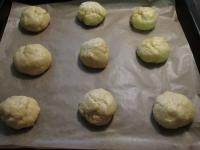 Shape 16 pieces of balls from the raised dough and...