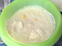 Mix flour, sugar, a pinch of salt, mineral water,...