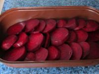 Peel the beet and cut into aproximately 1 cm thick...