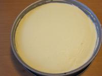 Spread the cream curd evenly on the cocoa base and...