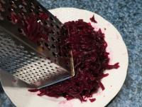 Grate the beetroot coarsely....