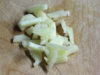 Peel the ginger and cut into small french fries...