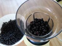 Blend the aronia with a little cold boiled water....