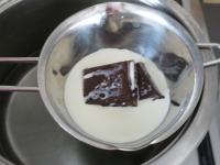 Melt and mix the chocolate in the heated cream....