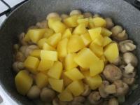 Add boiled potatoes ......