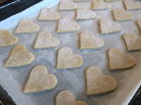  Place the hearts with a knife on a baking sheet...