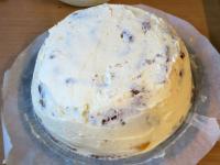 Spread the whole cake with the rest of the cream,...